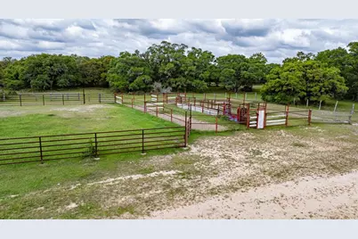 3814 County Road 19, Hallettsville, TX 77964 - Photo 20