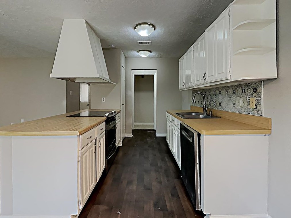 5 Macaw St, Spring TX  77380-1861 exterior