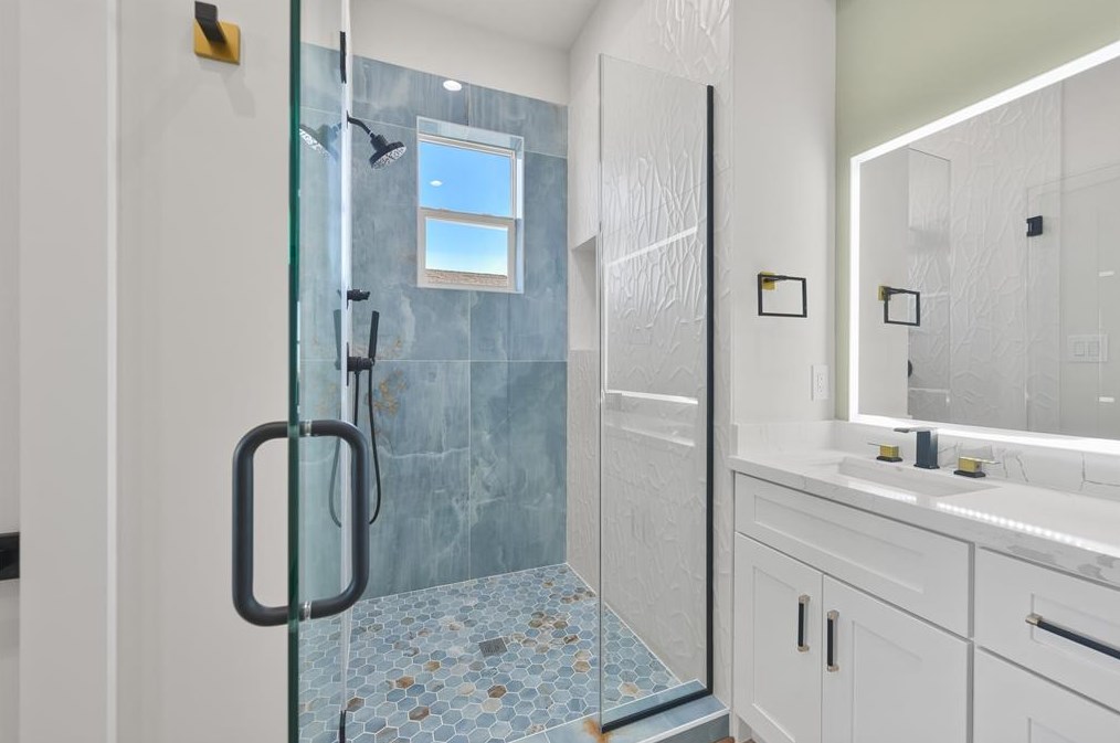 1102 64 St, Galveston TX 77551-1043 exterior