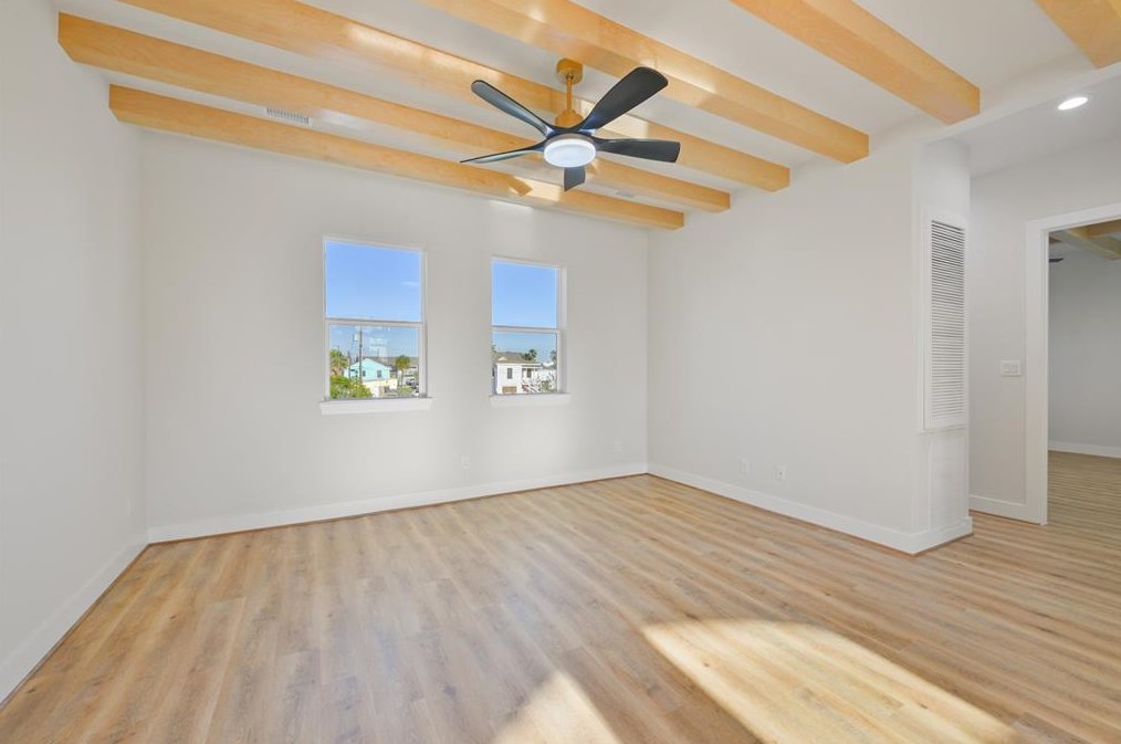 1102 64 St, Galveston TX 77551-1043 exterior