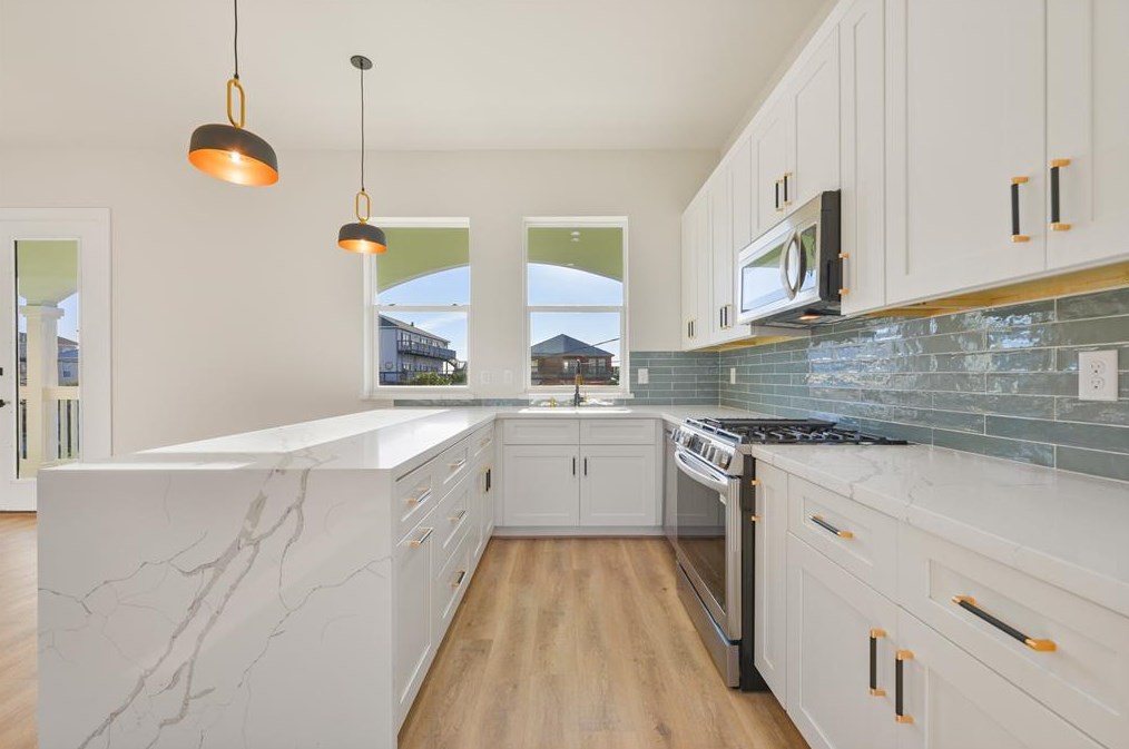 1102 64 St, Galveston TX 77551-1043 exterior