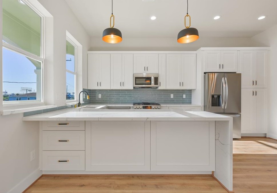 1102 64 St, Galveston TX 77551-1043 exterior