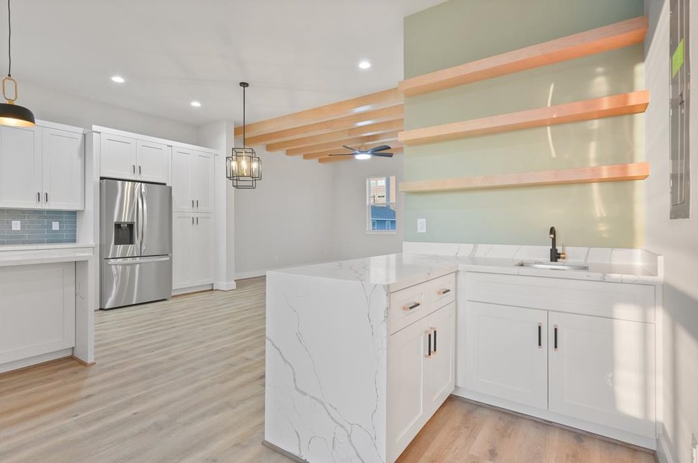 1102 64 St, Galveston TX 77551-1043 exterior