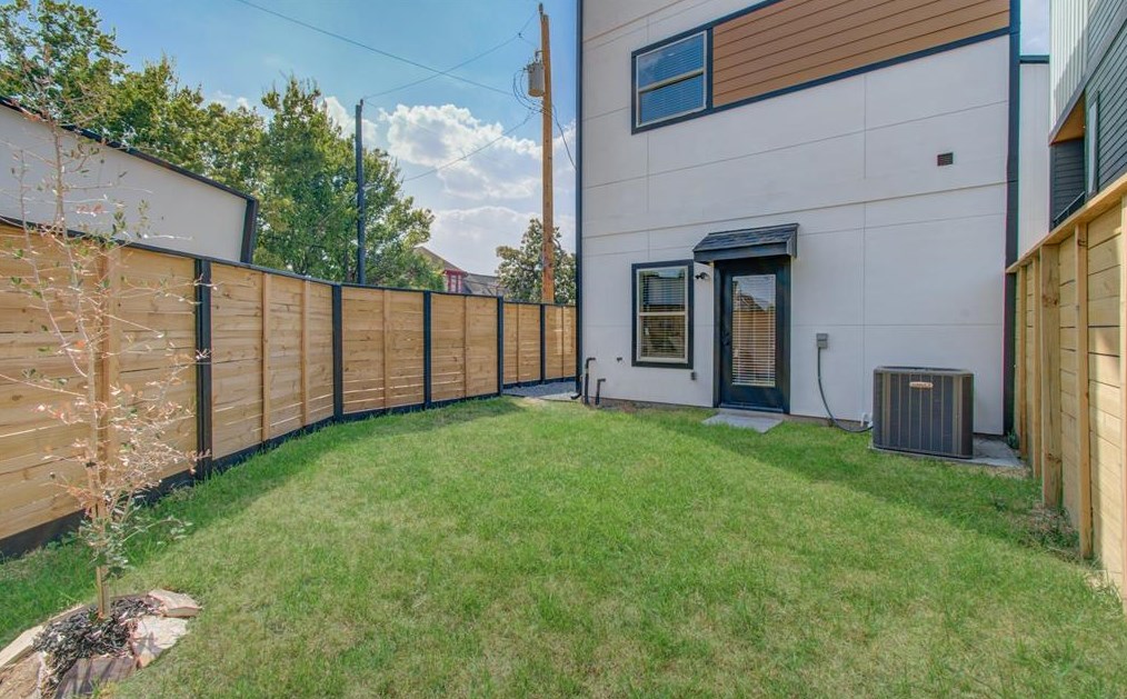 2343 Eagle St, Houston TX  77004-5207 exterior