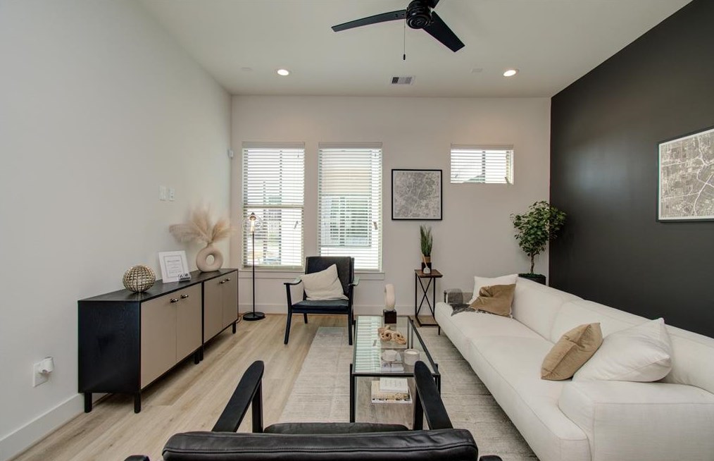 2343 Eagle St, Houston TX  77004-5207 exterior