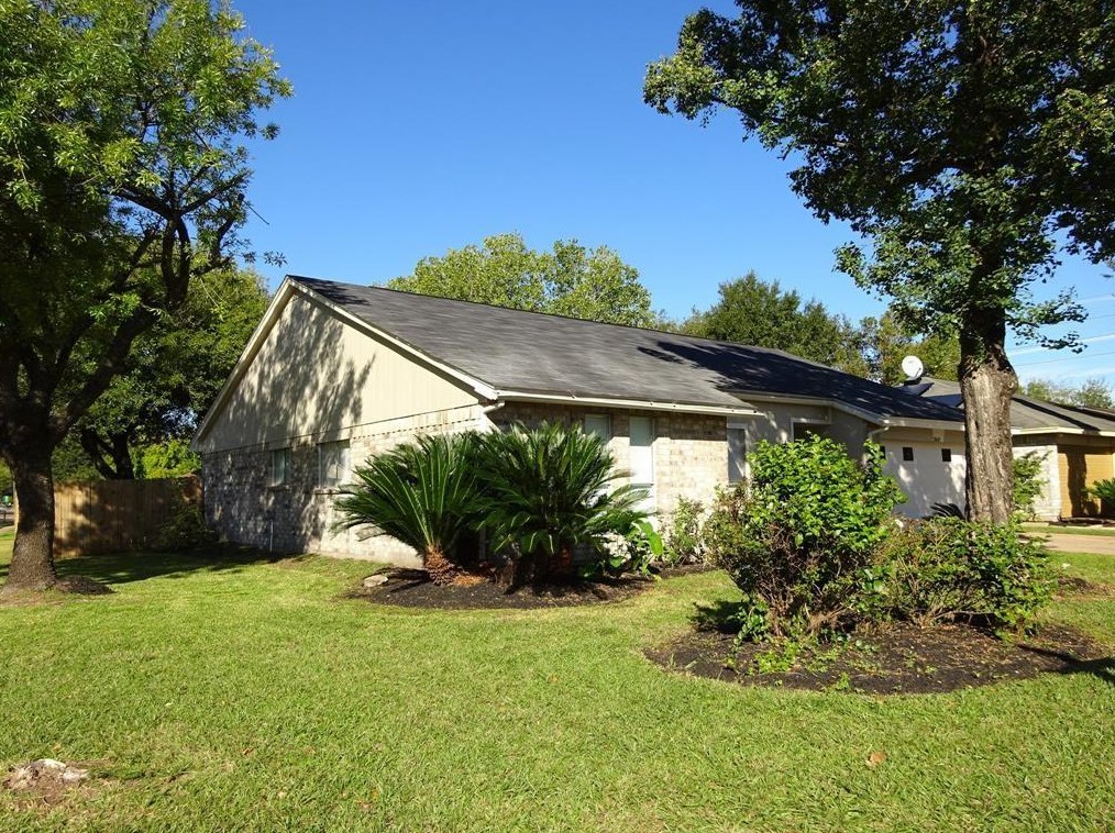 10603 Autumn Meadow Ln, Houston, TX 77064-4009