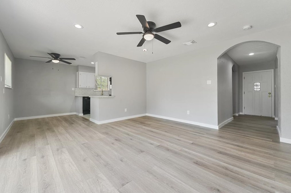 6502 Leedale, Houston TX  77016-2415 exterior