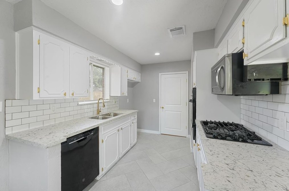 6502 Leedale, Houston TX  77016-2415 exterior