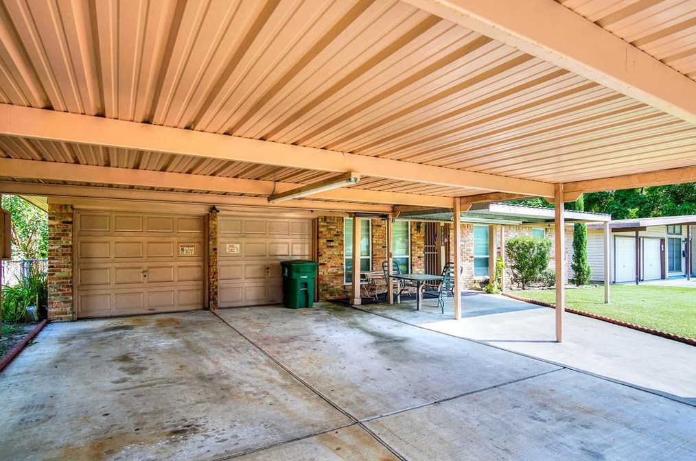 5910 Delbury St, Houston, TX 77085