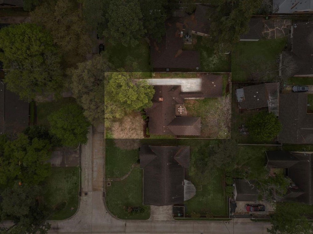 1206 Shadeland Dr, Houston TX  77043-4226 exterior