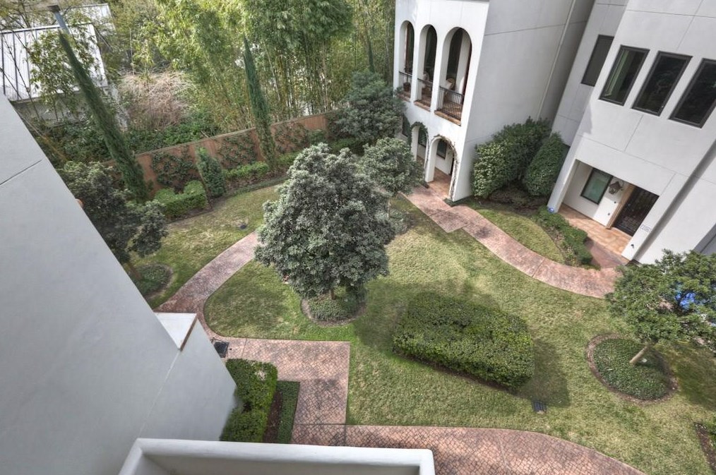 5227 Calle Montilla Pl, Houston, TX 77007