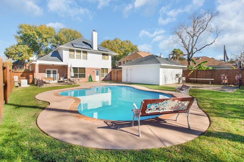 18435 Lakeview Cir, Houston, TX 77084