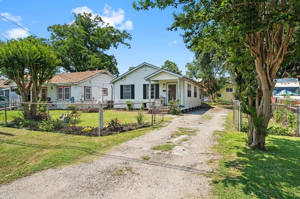 7017 Hershe St, Houston TX  77020-5115 exterior