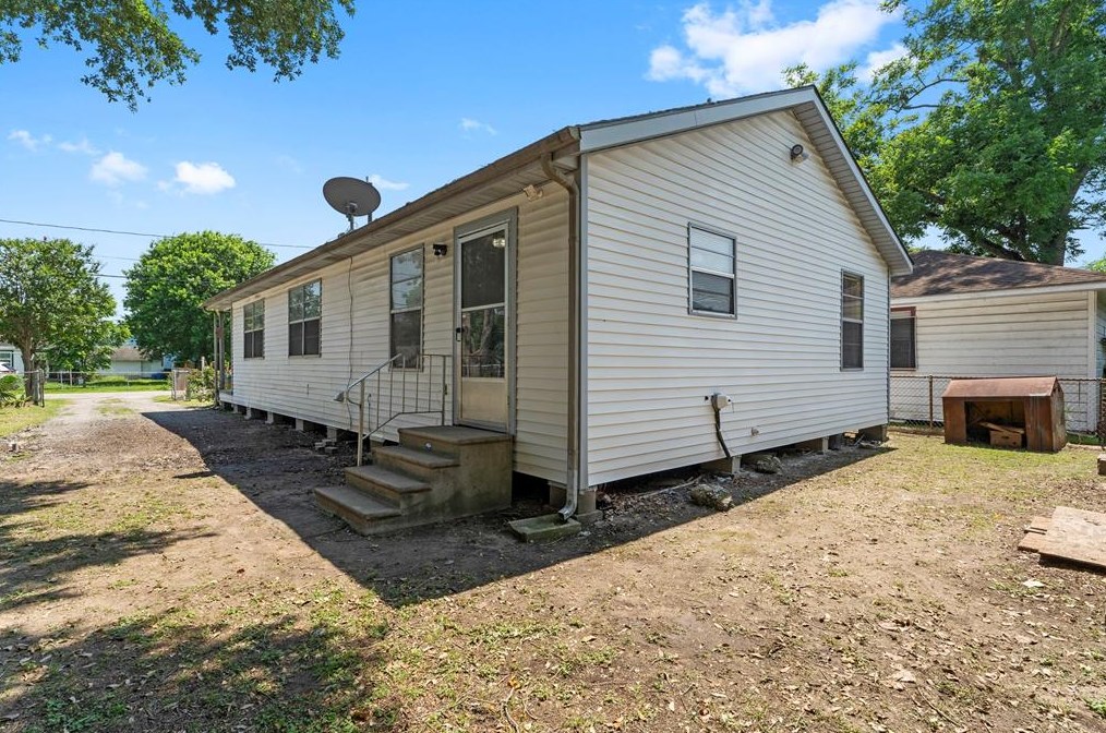 7017 Hershe St, Houston TX  77020-5115 exterior