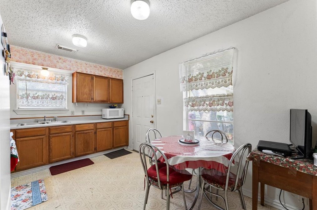 7017 Hershe St, Houston TX  77020-5115 exterior