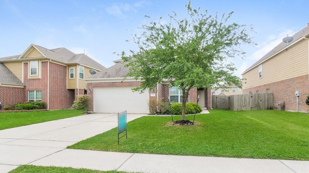 5310 Espuela Ln, Baytown, TX 77521-2647