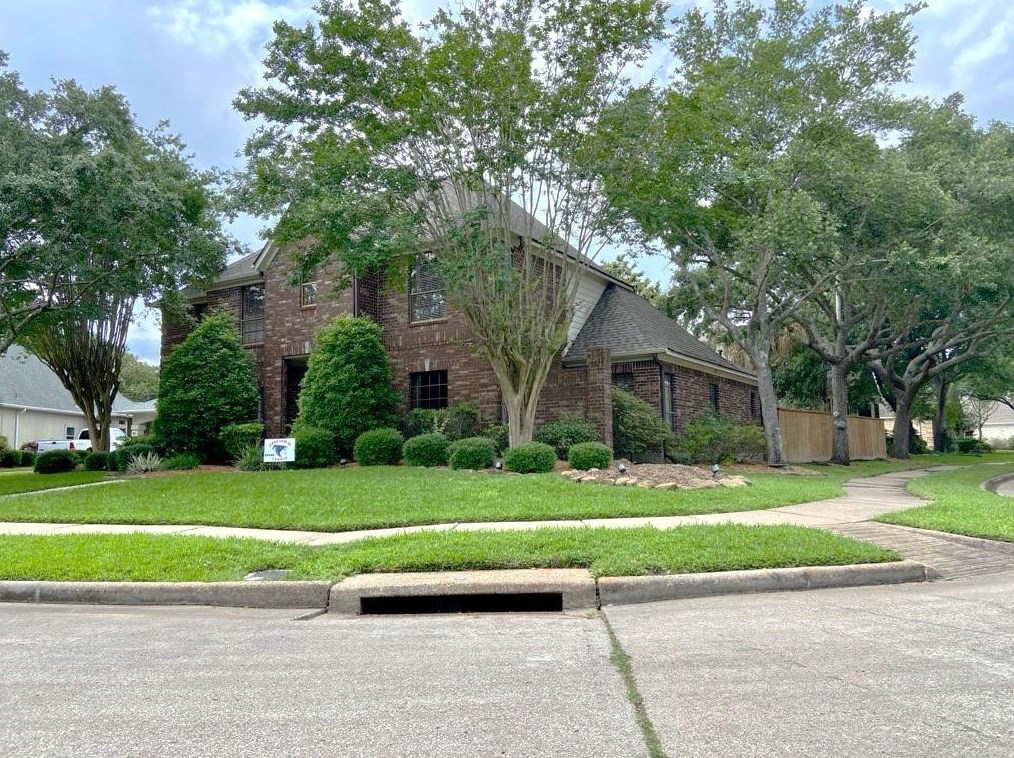 1811 Royal Fern Ct, Houston, TX 77062-2923