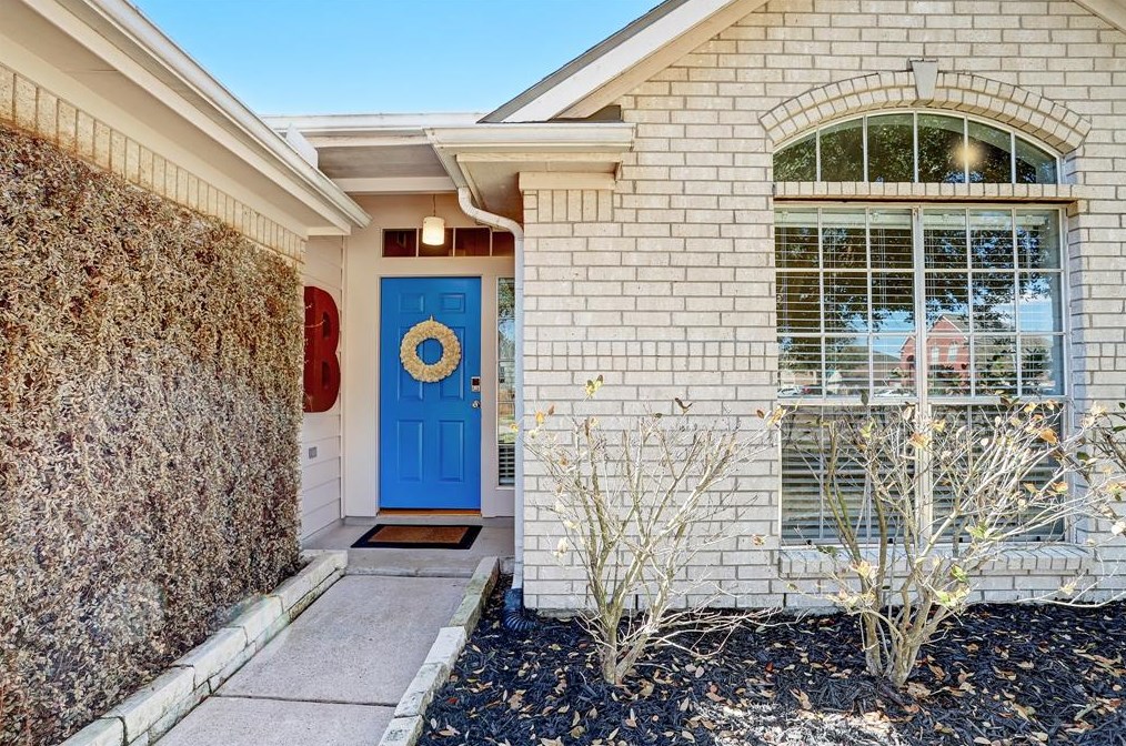 8755 Copperbrook Dr, Houston, TX 77095-4575