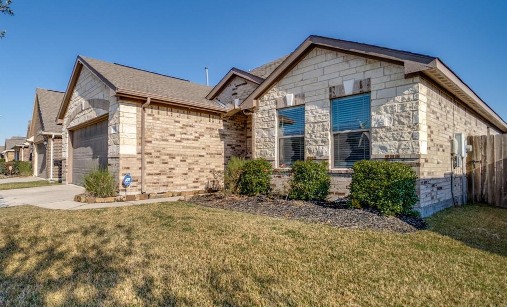 28614 Lockeridge Farms Dr, Spring, TX 77386-7038