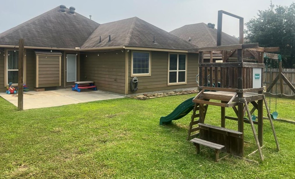 987 Northampton Dr, Conroe, TX 77303-1826