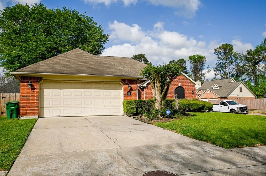 6215 Rocky Nook Dr, Humble, TX 77396