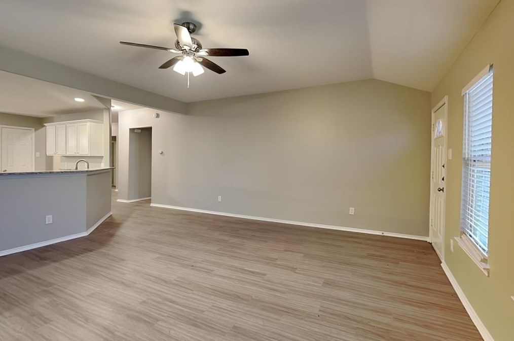 8931 Canton Park Ln, Houston, TX 77095