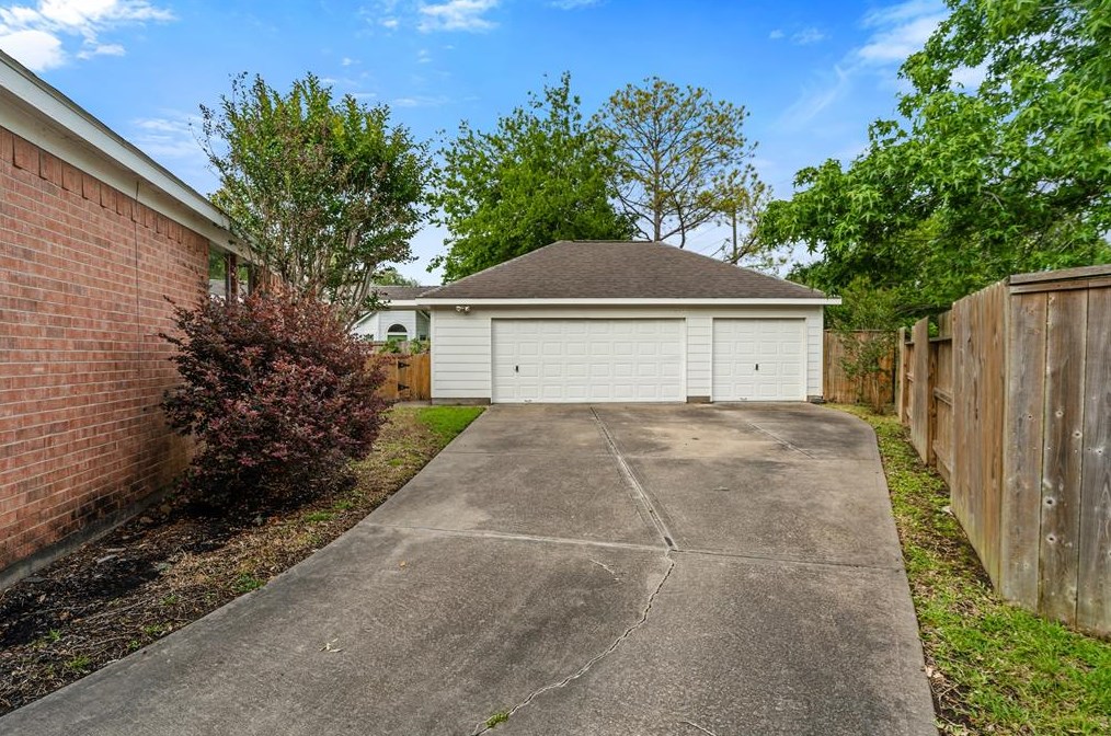 1734 Wind Trace Cv, Sugar Land TX  77479-6337 exterior