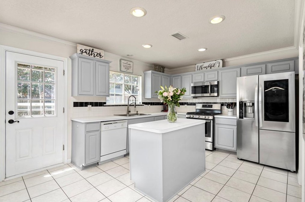 3231 Crestbridge Ln, Spring, TX 77388-5324