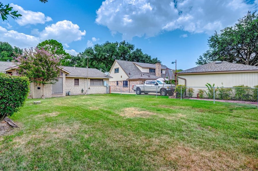 4222 Colombia Dr, Pasadena TX 77504-2515 exterior