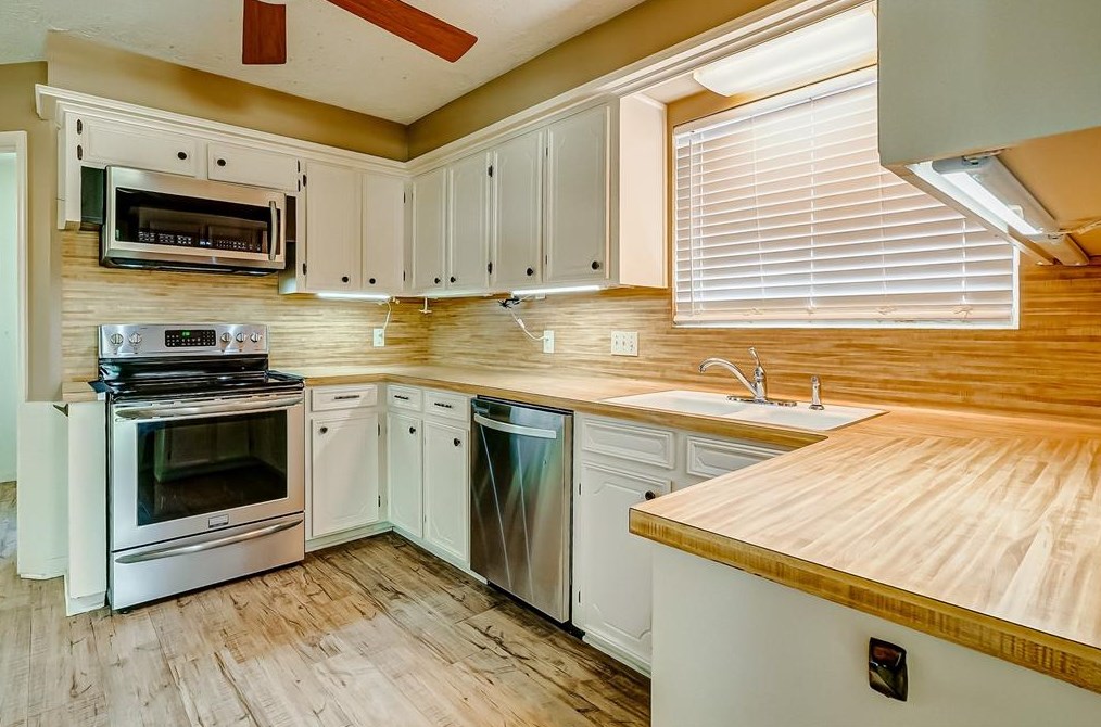 4222 Colombia Dr, Pasadena TX 77504-2515 exterior