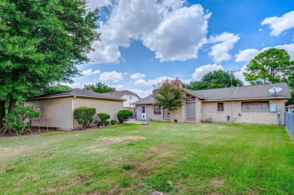 4222 Colombia Dr, Pasadena TX 77504-2515 exterior