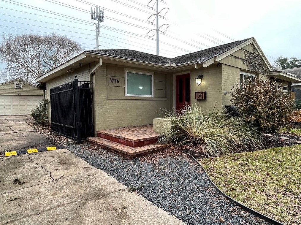 3746 Childress St, Houston, TX 77005