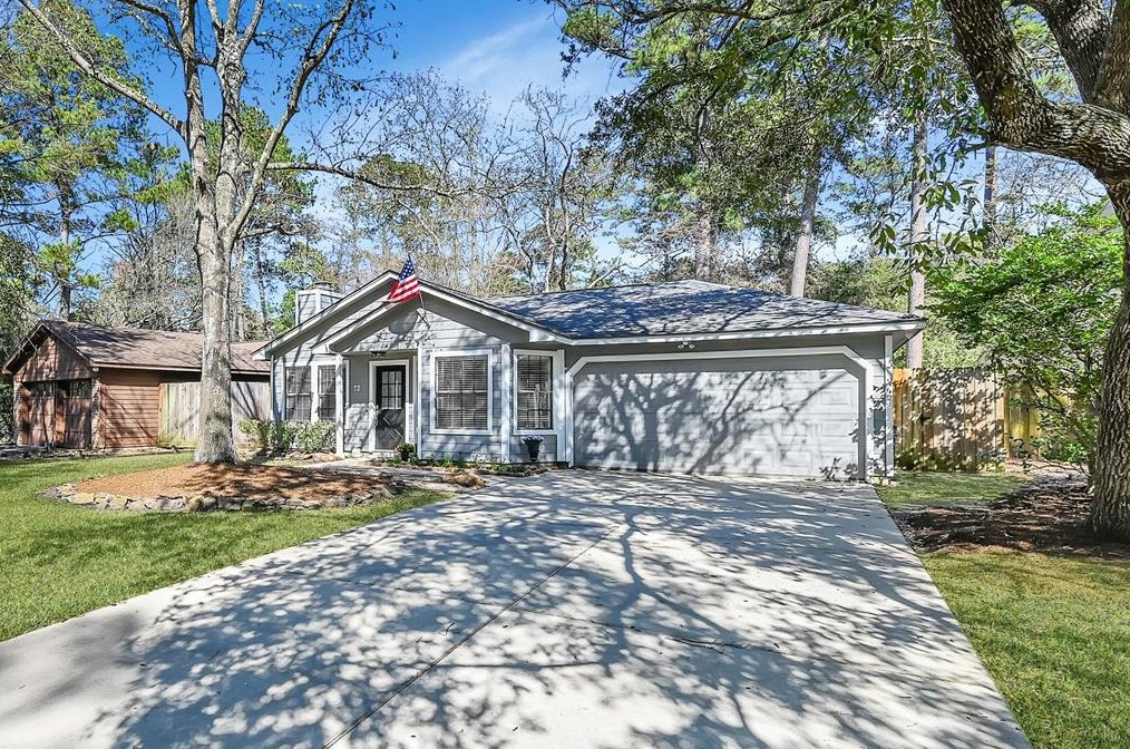 72 Fallenstone Dr, Spring, TX 77381-4001