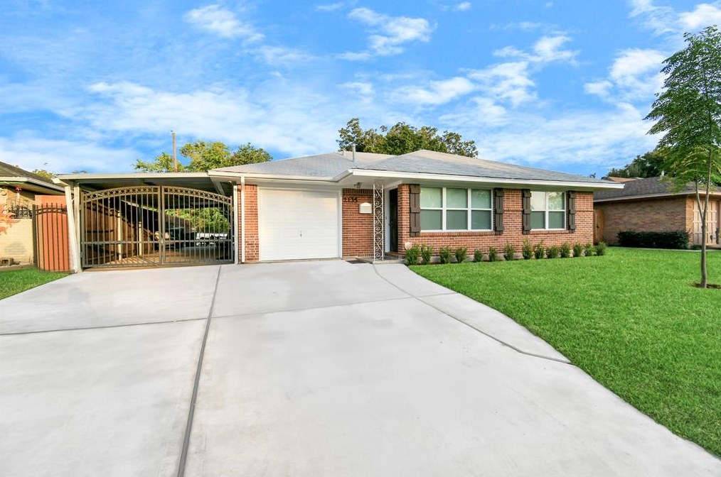 2135 Bronson St, Houston, TX 77034