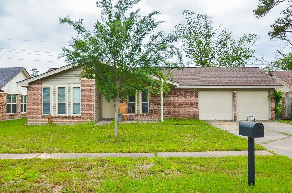 23915 Spring Moss Dr, Spring, TX 77373