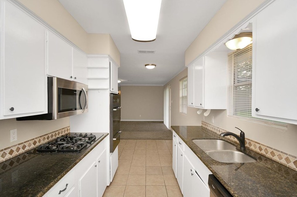 13918 Hollypark Dr, Houston TX  77015-3008 exterior