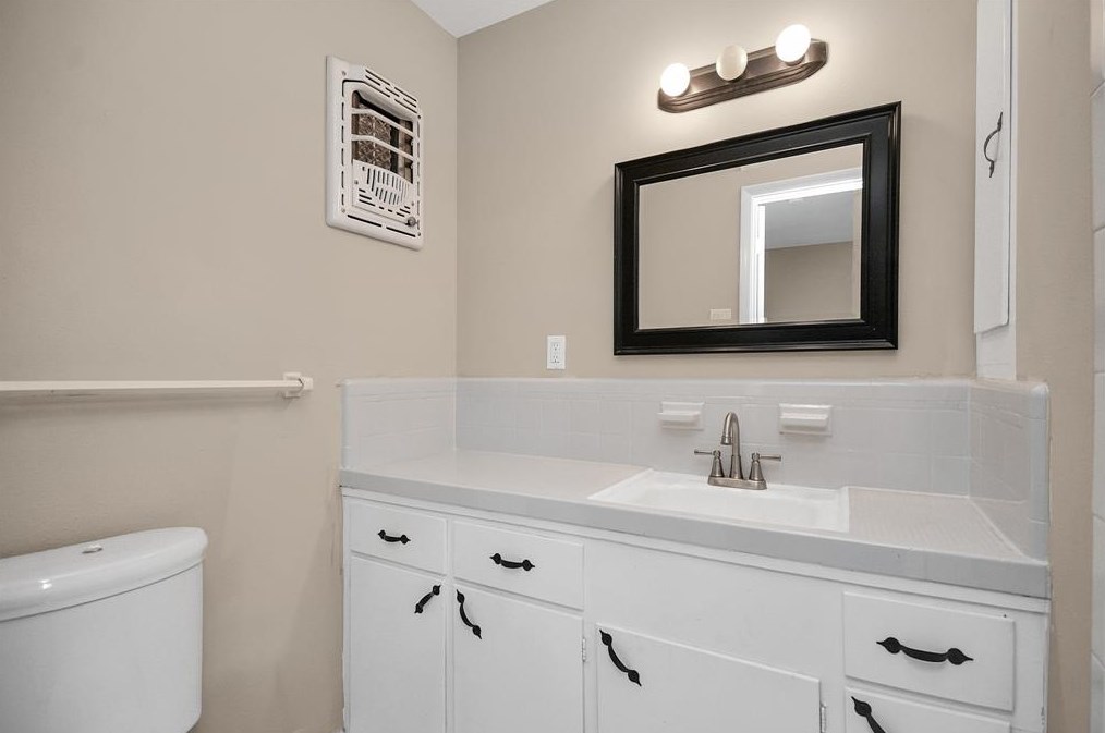 13918 Hollypark Dr, Houston TX  77015-3008 exterior