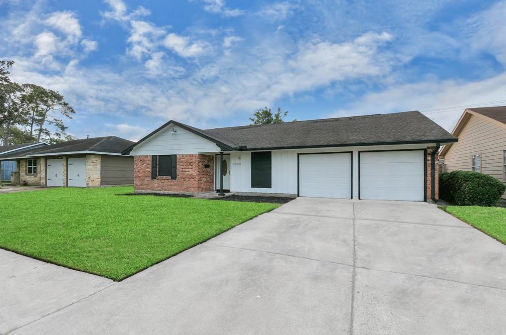13918 Hollypark Dr, Houston TX  77015-3008 exterior
