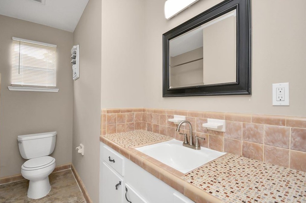 13918 Hollypark Dr, Houston TX  77015-3008 exterior