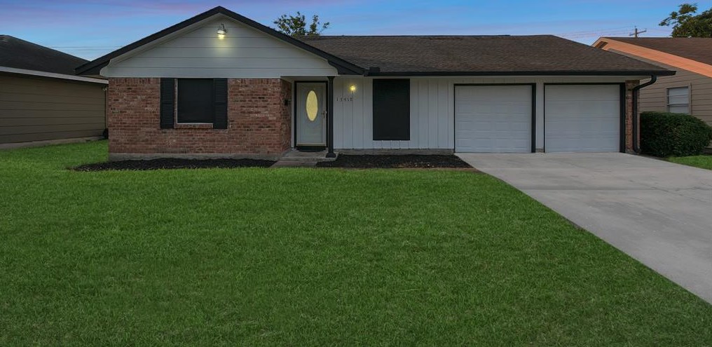 13918 Hollypark Dr, Houston, TX 77015-3008