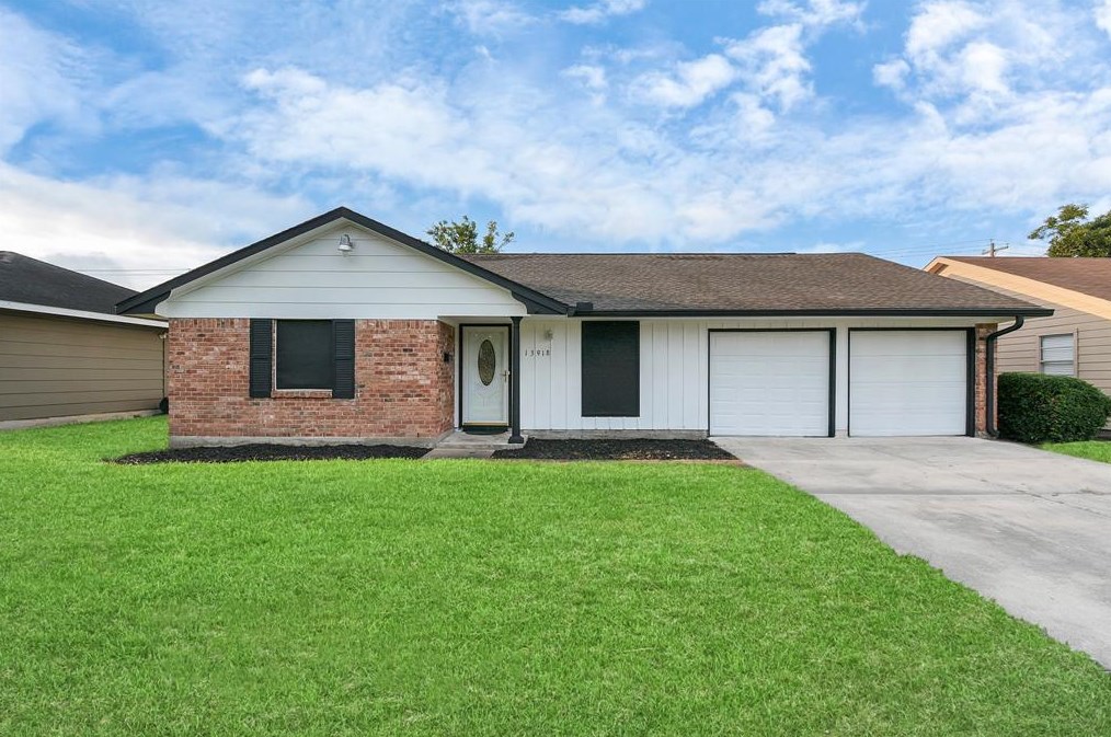 13918 Hollypark Dr, Houston TX  77015-3008 exterior