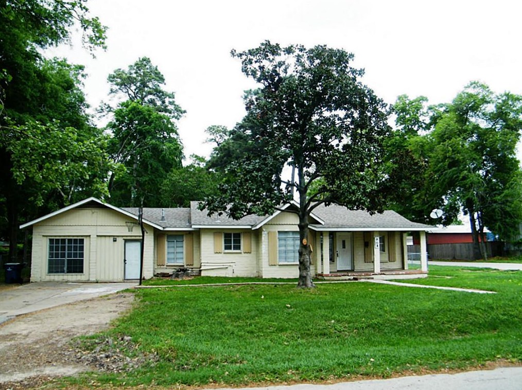 904 Callahan Ave, Conroe, TX 77301