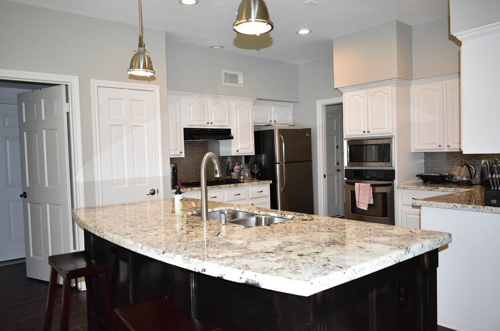 25 Fairway Oaks Pl, Spring TX  77380-0986 exterior