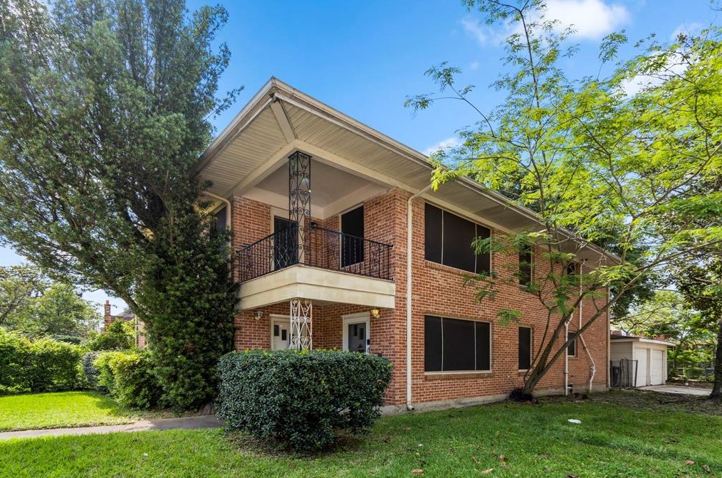 2602 Oakdale St, Houston TX  77004-7728 exterior