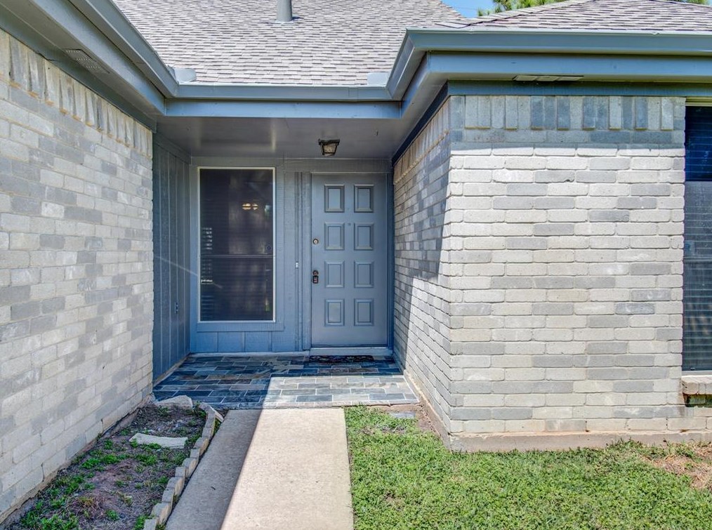 2211 Highland Hills Dr, Sugar Land, TX 77478