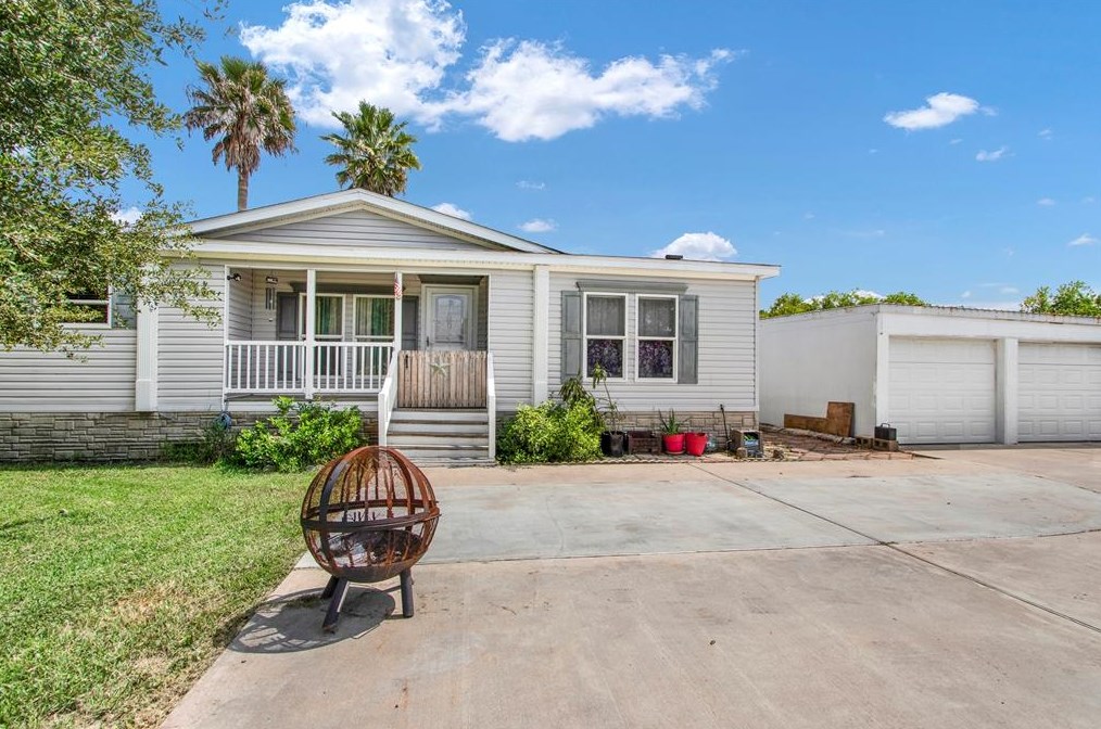 6610 County Road 191a, Alvin, TX 77511-8219