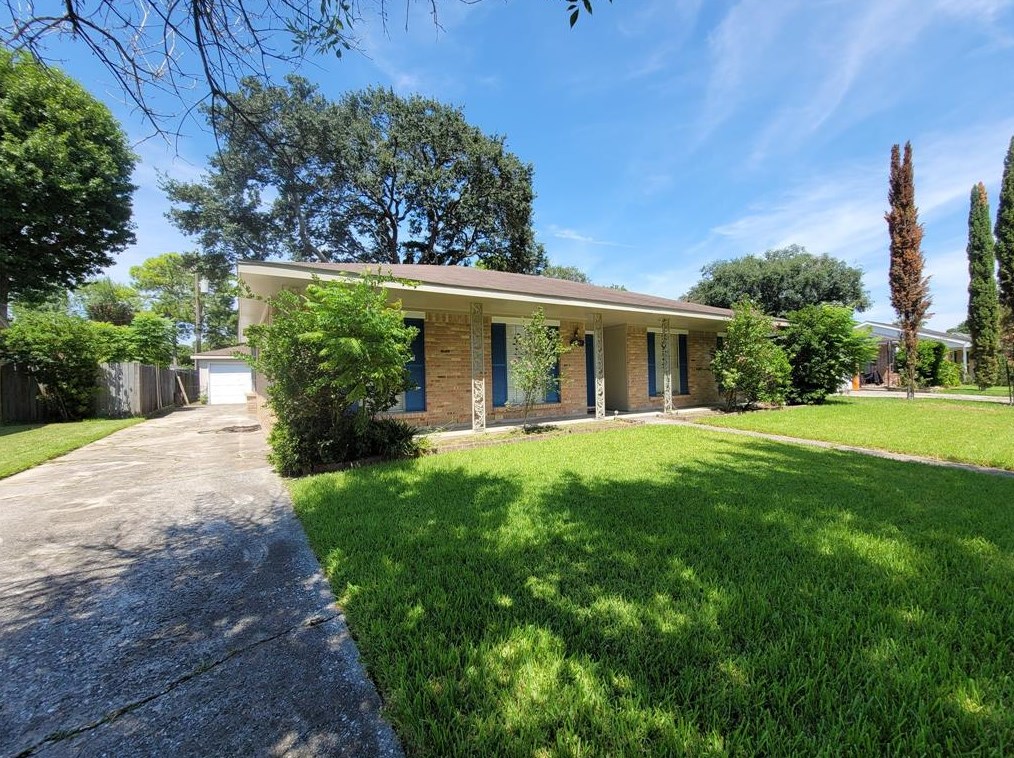 9322 Fairdale Ln, Houston, TX 77063