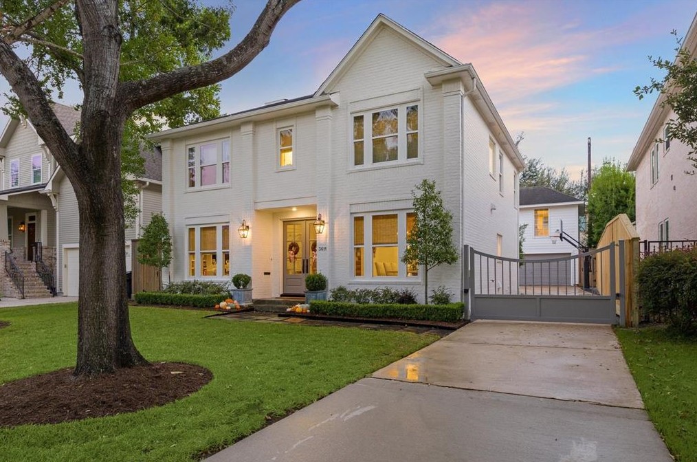 3611 Bellefontaine St, Houston, TX 77025-1316