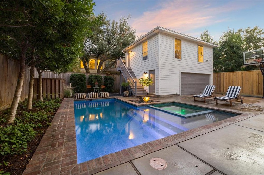 3611 Bellefontaine St, Houston TX  77025-1316 exterior