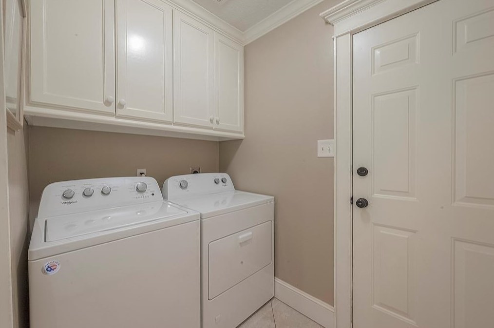 5446 Kingfisher Dr, Houston TX  77096-6111 exterior